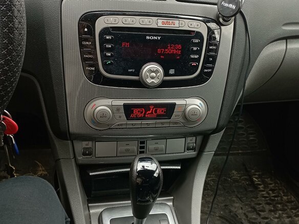 2011 Ford Focus II Рестайлинг, серый, 480000 рублей - вид 4