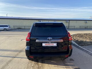 2020 Toyota Land Cruiser Prado 150 Series Рестайлинг 2, чёрный, 8750000 рублей, вид 3