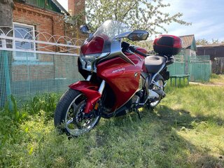 2010 Honda VFR 1200, красный, 950000 рублей, вид 1