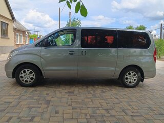 2011 Hyundai Grand Starex I, серый, 1500000 рублей, вид 3