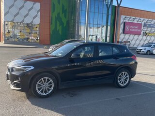 2018 BMW X2 sDrive18i I (F39), чёрный, 1750000 рублей, вид 2