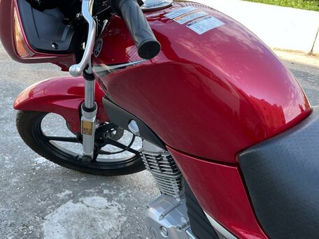 2021 Yamaha YBR125, пурпурный, 295000 рублей, вид 2