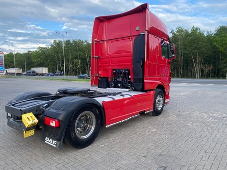 2019 DAF XF, красный, 10000000 рублей, вид 5
