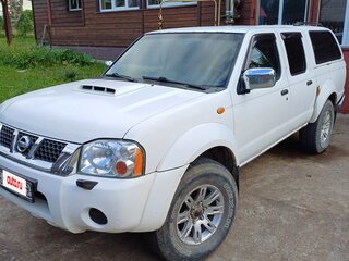 2010 Nissan NP300, белый, 1100000 рублей, вид 2