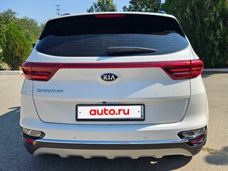 2020 Kia Sportage IV Рестайлинг, белый, 3090000 рублей, вид 5