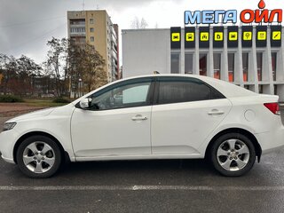 2009 Kia Cerato I Рестайлинг, белый, 900000 рублей, вид 4