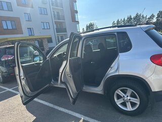 2010 Volkswagen Tiguan I, серебристый, 1000000 рублей, вид 4