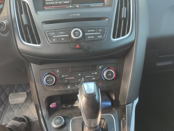 2016 Ford Focus III Рестайлинг, бежевый, 1150000 рублей - вид 7