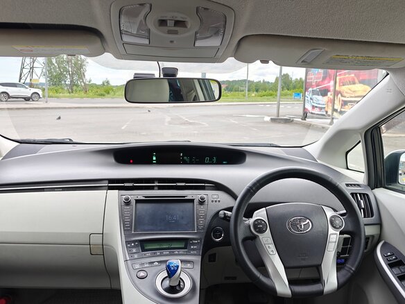 2009 Toyota Prius III (XW30), белый, 880000 рублей - вид 11