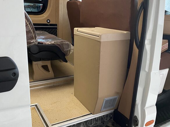 2010 Mercedes-Benz Sprinter, белый, 4500000 рублей - вид 2