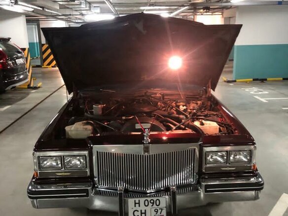 1982 Cadillac DeVille V, красный - вид 6