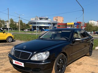 2004 Mercedes-Benz S-Класс 500 7-speed IV (W220) Рестайлинг, чёрный, 1100000 рублей, вид 2