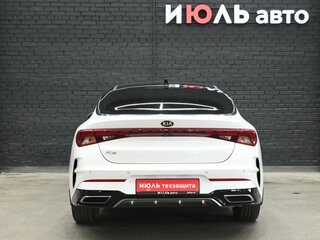 2021 Kia K5 III, белый, 2560000 рублей, вид 5