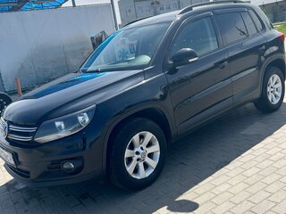 2013 Volkswagen Tiguan I Рестайлинг, чёрный, 1370000 рублей, вид 1