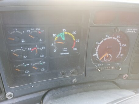 2004 Scania 4-Series, белый, 1950000 рублей, вид 1