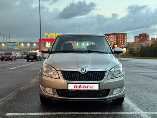 2010 Skoda Fabia II Рестайлинг, серый, 390000 рублей, вид 2