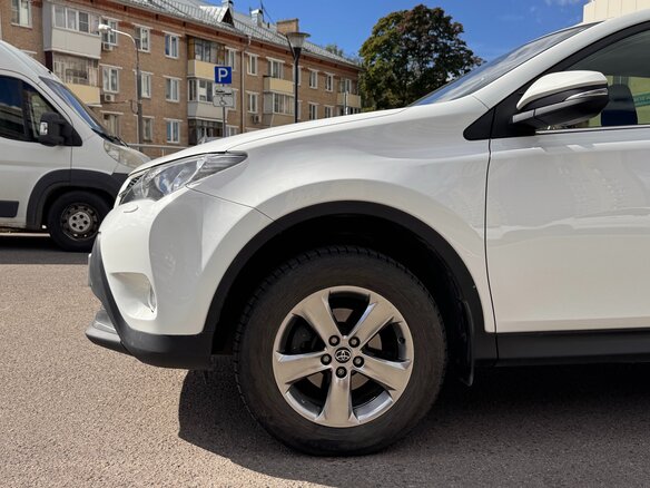 2015 Toyota RAV4 IV (XA40), белый, 1985000 рублей - вид 5
