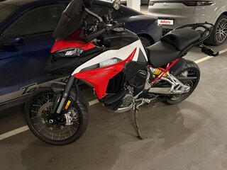 2021 Ducati Multistrada V4, красный, 1999999 рублей, вид 4