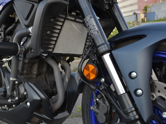 2023 Yamaha MT-03, белый - вид 17