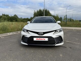 2021 Toyota Camry VIII (XV70) Рестайлинг, белый, 2400000 рублей, вид 1