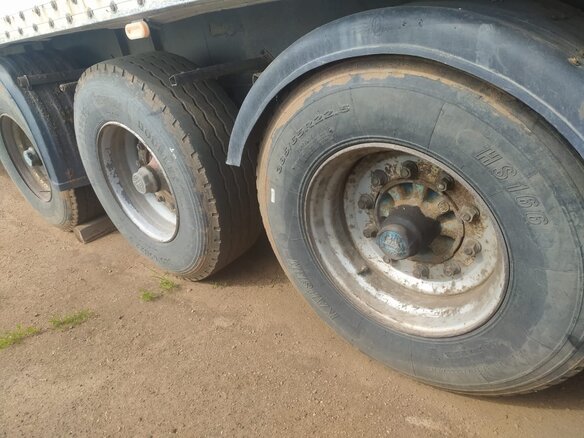 1994 Volvo F-Series, белый, 1200000 рублей - вид 12