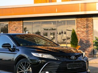 2021 Toyota Camry VIII (XV70), чёрный, 2750000 рублей, вид 4