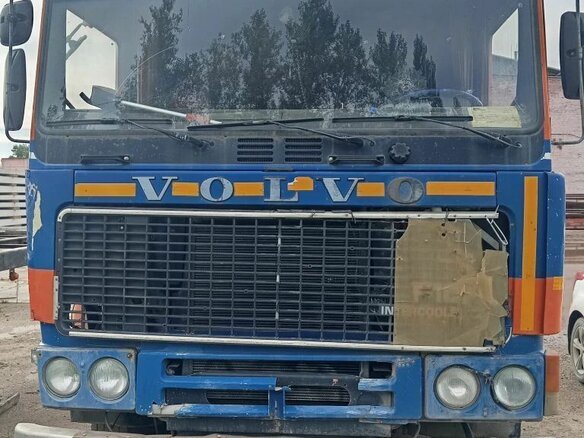 1990 Volvo F-Series, оранжевый - вид 5