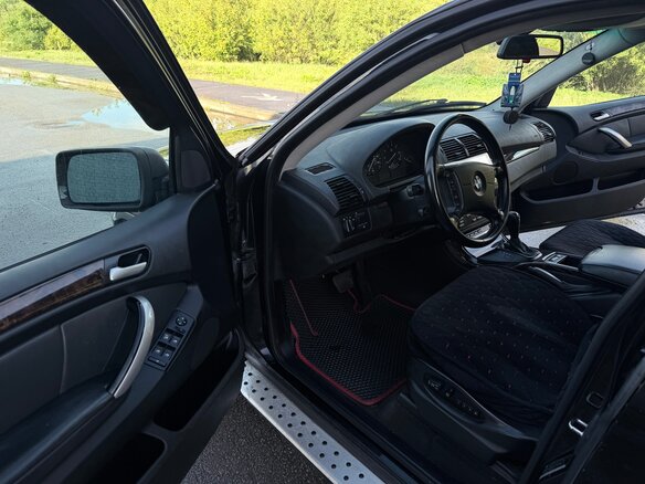 2001 BMW X5 3.0i I (E53), чёрный - вид 10