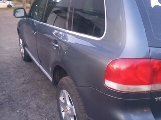 2003 Volkswagen Touareg I, серый, 725000 рублей, вид 2