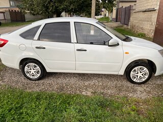2015 Lada (ВАЗ) Granta I, белый, 600000 рублей, вид 2