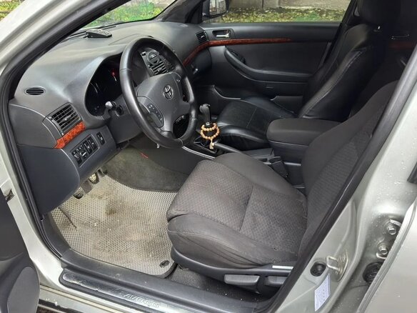 2004 Toyota Avensis II, серебристый, 430000 рублей - вид 14