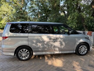 2005 Honda Elysion I, серебристый, 1550000 рублей, вид 4
