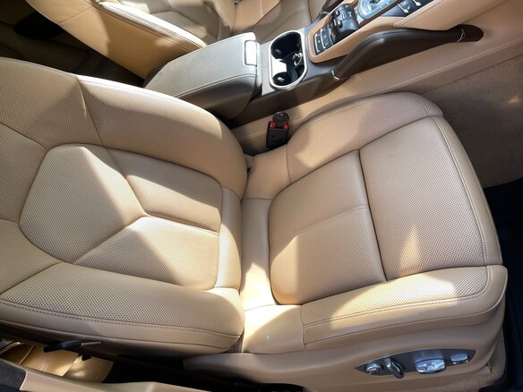2016 Porsche Cayenne Turbo II Рестайлинг (958), чёрный, 5750000 рублей - вид 23