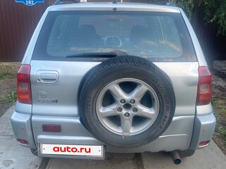 2000 Toyota RAV4 II (XA20), серебристый, 600000 рублей, вид 4