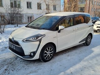 2017 Toyota Sienta II, белый, 1500000 рублей, вид 1