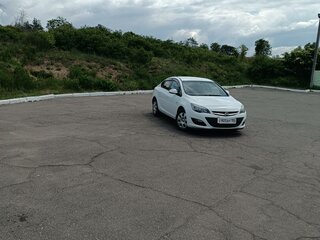 2012 Opel Astra J Рестайлинг, белый, 650000 рублей, вид 3