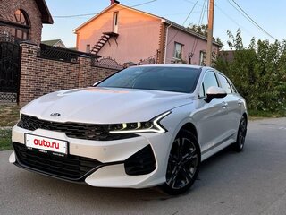 2021 Kia K5 III, белый, 3330000 рублей, вид 1