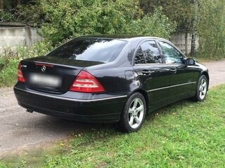 2005 Mercedes-Benz C-Класс 230 II (W203) Рестайлинг, чёрный, 880000 рублей, вид 5
