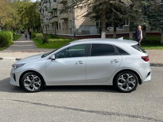 2020 Kia Ceed III, серебристый, 2500000 рублей, вид 4