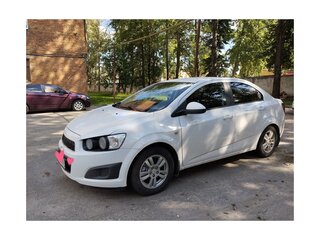 2012 Chevrolet Aveo II, белый, 700000 рублей, вид 1