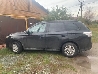 2013 Mitsubishi Outlander III, чёрный, 1565555 рублей, вид 2