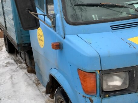 1989 Mercedes-Benz T1, синий, 320000 рублей, вид 1
