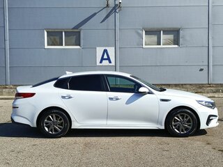 2020 Kia Optima IV Рестайлинг, белый, 1822900 рублей, вид 4