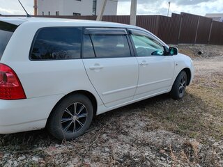 2005 Toyota Corolla Fielder IX (E120, E130) Рестайлинг, белый, 748000 рублей, вид 3