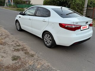 2012 Kia Rio 5-speed III, белый, 757000 рублей, вид 4