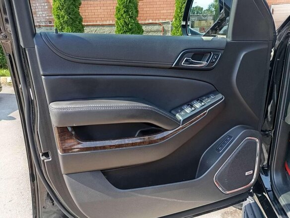 2019 Chevrolet Tahoe IV, чёрный, 4950000 рублей - вид 9