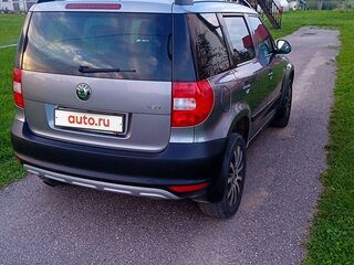 2013 Skoda Yeti I, серый, 730000 рублей, вид 4