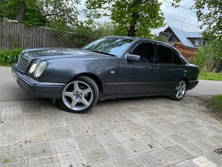 1998 Mercedes-Benz E-Класс 240 II (W210, S210), серый, 450000 рублей, вид 3