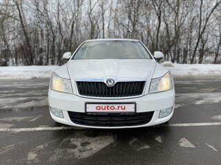 2011 Skoda Octavia DSG7 II (A5) Рестайлинг, белый, 800000 рублей, вид 2