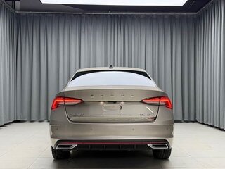 2023 Skoda Octavia IV (A8), коричневый, 2389055 рублей, вид 5